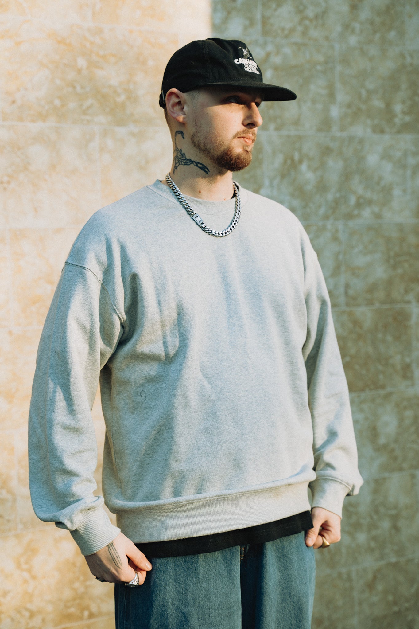 Girls_Strip_Sweatshirt.wav